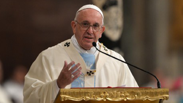 Papa Francisc avertizează: Lumea se află la un pas de un război nuclear