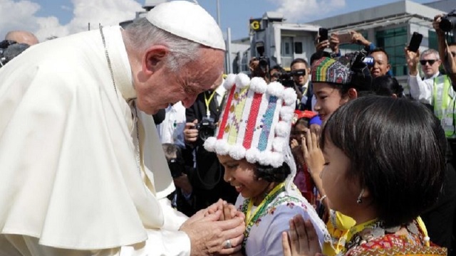 Papa Francisc, într-o vizită fără precedent și delicată în Myanmar