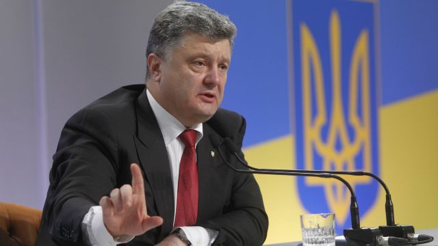 Petro Poroșenko ar putea fi forțat de Parlament să rupă relațiile diplomatice cu Moscova