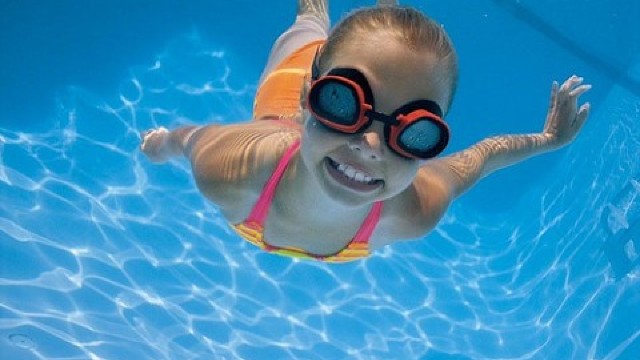 Ministerul Sănătății propune un regulament pentru activitatea bazinelor de înot 