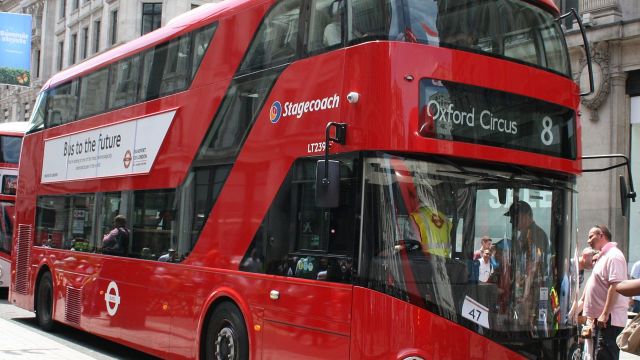 Autobuzele din Londra vor începe să folosească combustibil din cafea