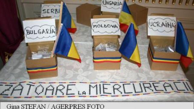 REPORTAJ | Însemne tricolore cusute la Miercurea Ciuc, dăruite românilor din afara granițelor