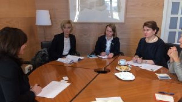 Ministrul pentru românii de pretutindeni a discutat cu oficialii spanioli despre includerea limbii române în curricula de învățământ a Spaniei