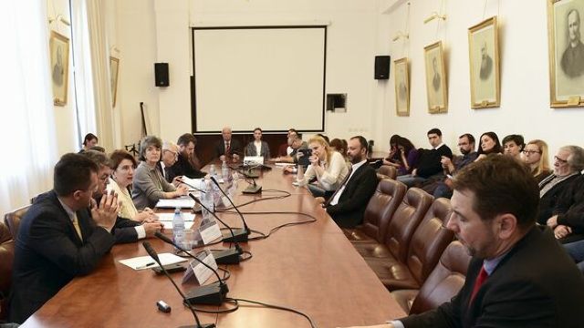 Curs dedicat românilor de pretutindeni, lansat la Facultatea de Sociologie a Universității București