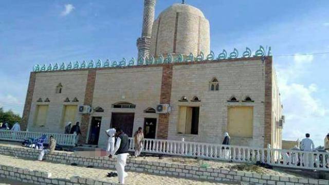 Egipt | Bilanțul atacului asupra unei moschei a ajuns la 305 morți, printre care 27 de copii