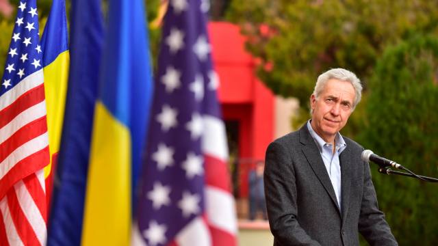 Ambasadorul SUA la București: Slăbirea legislației anticorupție expune România amenințărilor Rusiei