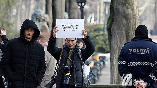 FOTO | Fotoreporterul Constantin Grigoriță, împiedicat din nou să participe la un eveniment de la Președinție