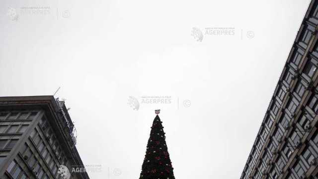 Pomul de Crăciun de 83.000 de euro din centrul Belgradului suscită furia locuitorilor 