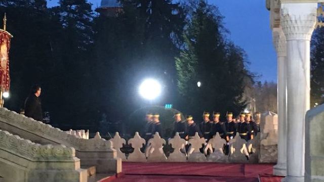 VIDEO | Regele Mihai, înmormântat la Catedrala din Curtea de Argeș. 21 de salve de tun și imnul național, în onoarea fostului suveran