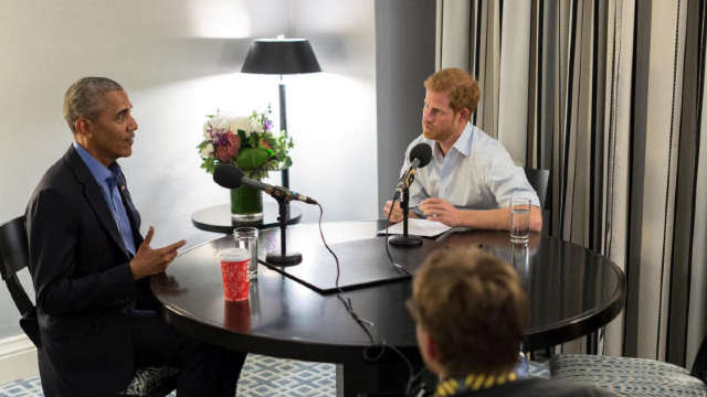 Barack Obama, intervievat de prințul Harry, avertizează asupra „utilizării iresponsabile a rețelelor sociale”
