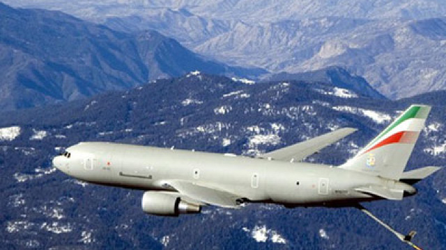 Un avion militar aparținând SUA a aterizat de urgență în Marea Britanie
