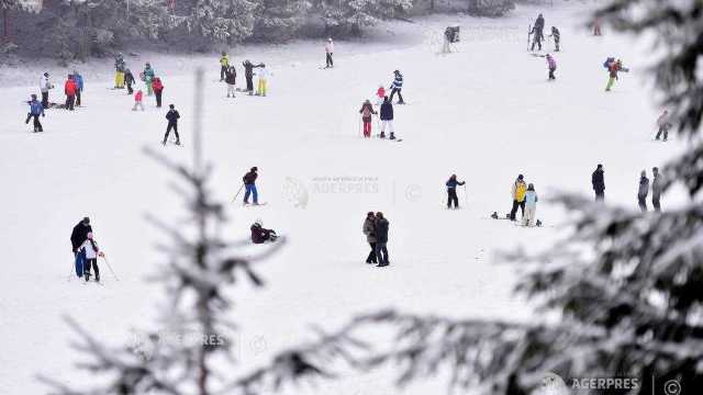 Primii turiști care petrec Crăciunul pe stil vechi au ajuns la Poiana Brașov și Predeal