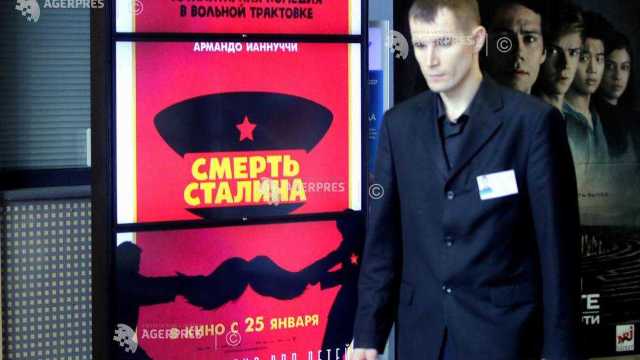 Moscova | Poliția a intervenit într-un cinematograf care a difuzat filmul interzis „Moartea lui Stalin” (VIDEO)