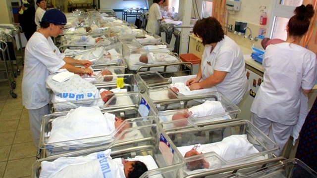 Statistică | Fiecare a patra femeie nu a născut niciun copil în ultimii 10 ani