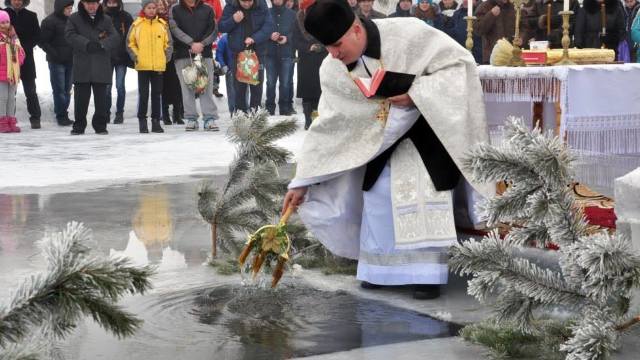 Boboteaza | Semnificații și tradiții în ziua ce marchează sfârșitul sărbătorilor dedicate Crăciunului și Anului Nou pe stil nou (VIDEO)