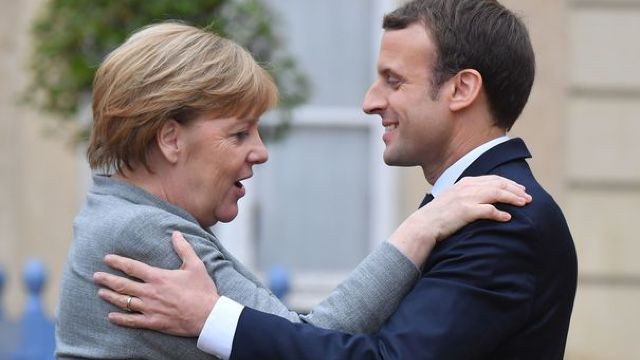 Merkel merge vineri la Paris pentru a discuta cu Macron despre viitorul UE