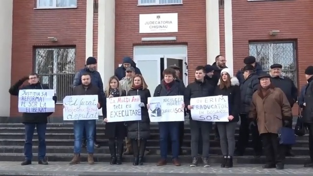 PAS a desfășurat o manifestație în susținerea independenței justiției, în fața judecătoriei Botanica (VIDEO)