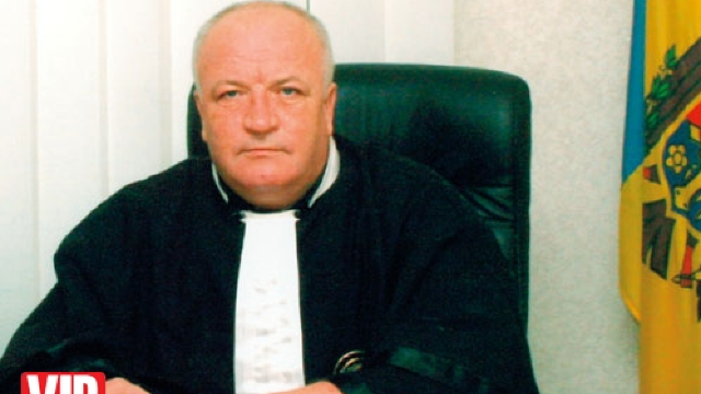 Ex-judecătorul Ciugureanu, trimis pe banca acuzaților pentru hotărâri ilegale care vizează 780 ha de terenuri