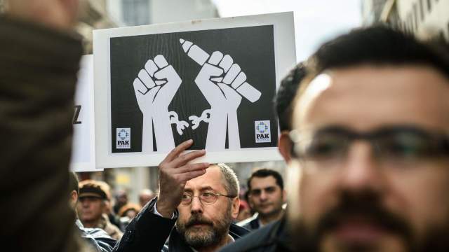Închisoare pe viață pentru trei ziariști de renume, condamnați în legătură cu puciul eșuat din Turcia
