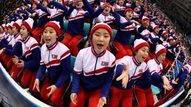 Sclavia sexuală din spatele majoretelor Coreei de Nord. „Sunt forțate să participe la petrecerile politicienilor”