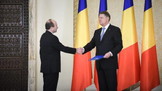 Klaus Iohannis se întâlnește marți cu ministrul român al Justiției, pentru a discuta acuzațiile la adresa DNA
