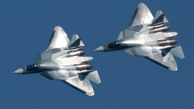 Rusia a trimis alte două avioane militare Su-57 în Siria