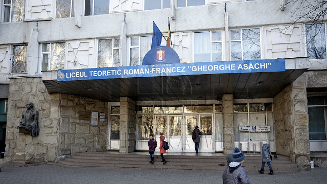 Liceul „Gheorghe Asachi” va fi decorat cu Crucea Casei Regale a României