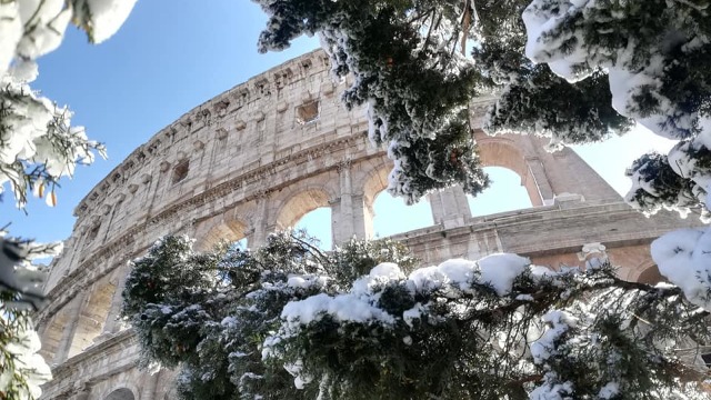 FOTO | Roma, sub zăpadă. Cronica unei zile „istorice” (HotNews.ro)