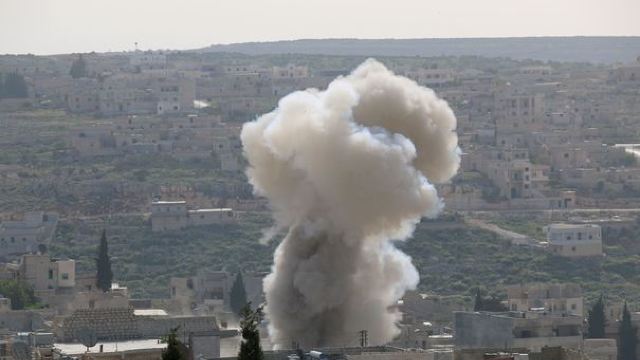 Atacurile armatei turce au lovit o școală și o stație de alimentare cu apă, în regiunea siriană Afrin