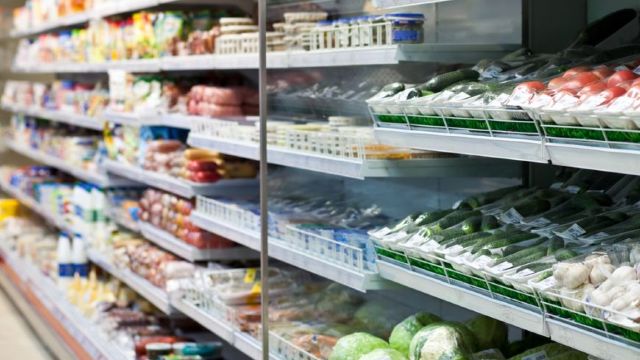 Jumătate din lungimea rafturilor din magazine va trebui rezervată pentru produse moldovenești