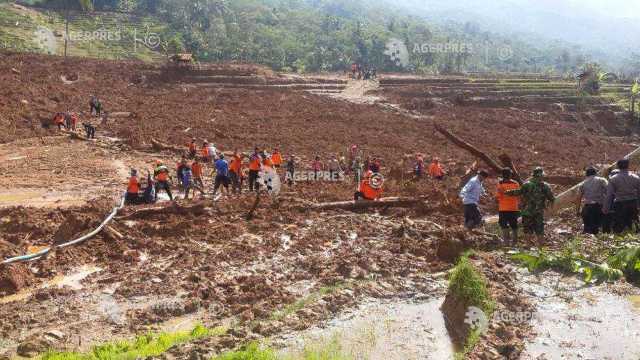 Alunecări de teren în insula indoneziană Java. Șapte persoane și-au pierdut viața