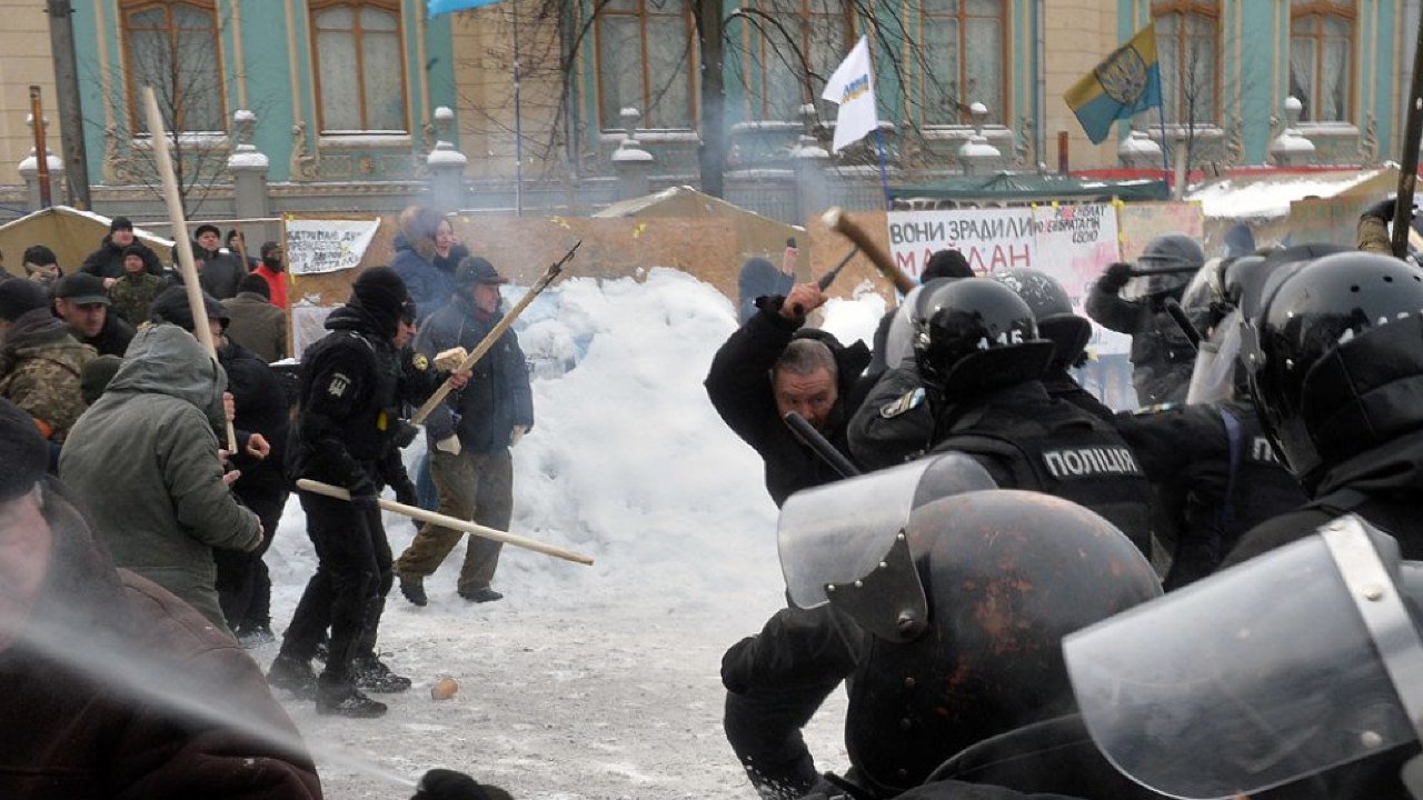 Новости 27. Киев протесты и беспорядки. Захват Верховной рады. Разгон протестующих в Киеве. Захват рады 2014.