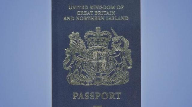 BREXIT | Cetățenii Regatului Unit vor trebui să-și schimbe pașapoartele după ieșirea din UE. Decizie însoțită de scandal