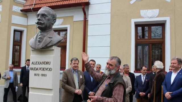 Centenarul Marii Uniri | Primul premier al României întregite, omagiat în comuna sa natală