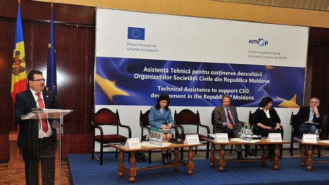 Peste 80 de organizații obștești din Moldova vor beneficia de asistență tehnică din partea UE