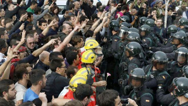 Lideri separatiști catalani, trimiși în judecată pentru „rebeliune” 
