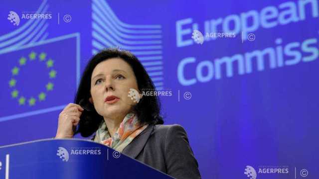 Comisarul european pentru justiție solicită lămuriri din partea Facebook privind Cambridge Analytica