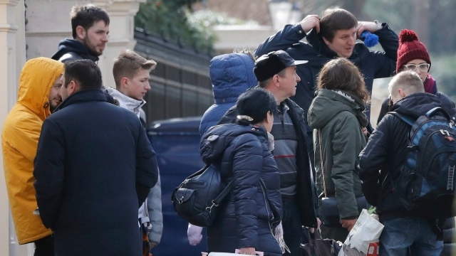 Cei 23 de diplomați ruși expulzați din Marea Britanie părăsesc Londra