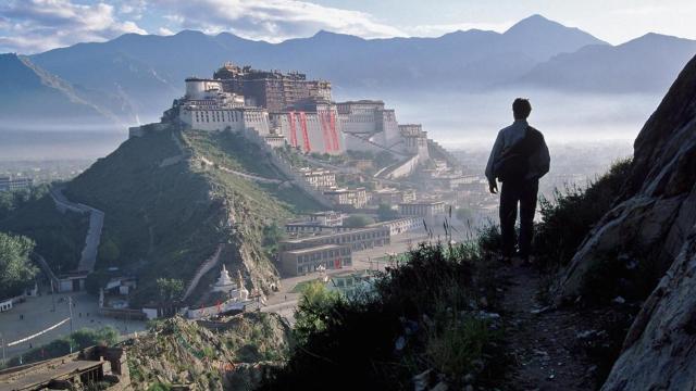 China testează un sistem de modificare a condițiilor meteo pentru a aduce mai multă ploaie în Tibet 