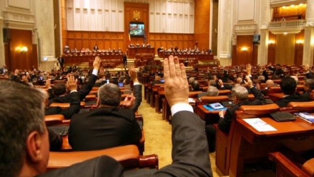 Parlamentul de la București a adoptat Declarația pentru celebrarea Unirii Basarabiei cu Țara Mamă, România