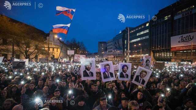 Proteste de amploare în Slovacia după asasinarea jurnalistului Jan Kuciak | Manifestanții cer demisia premierului