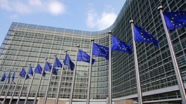 Comisia Europeană: Statele Unite „sporesc incertitudinea pe piața internaționlă”