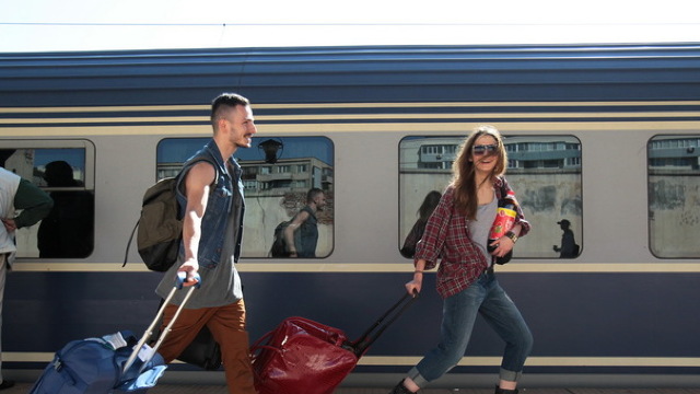 Tinerii cu cetățenie română vor putea călători gratuit cu trenul prin toată Europa. Care sunt condițiile