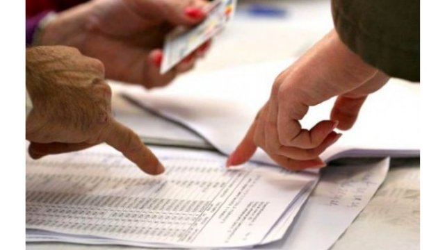 CEC a început tipărirea listelor electorale pentru alegerile locale noi. Câți alegători vor putea vota 