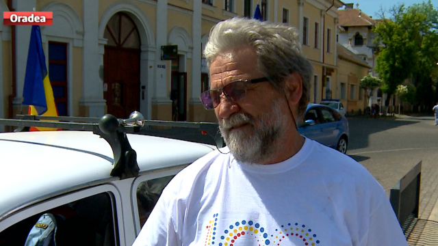 Un pensionar va face turul României Mari la bordul unei Dacia 1310