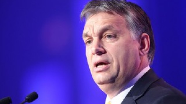 The Guardian | Jurnaliști ungari au recunoscut că au difuzat știri anti-imigrație pentru a-l favoriza pe Viktor Orban