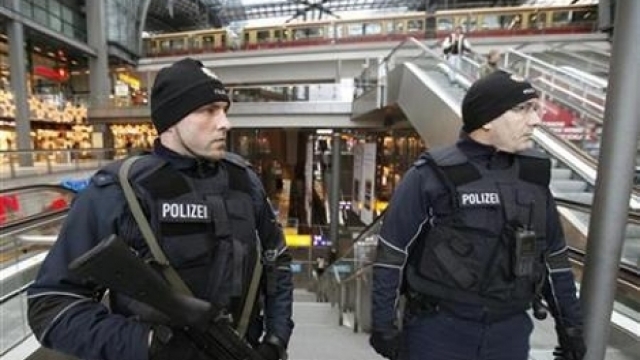 Poliția germană a împușcat un bărbat care a agresat și rănit mai multe persoane la un magazin