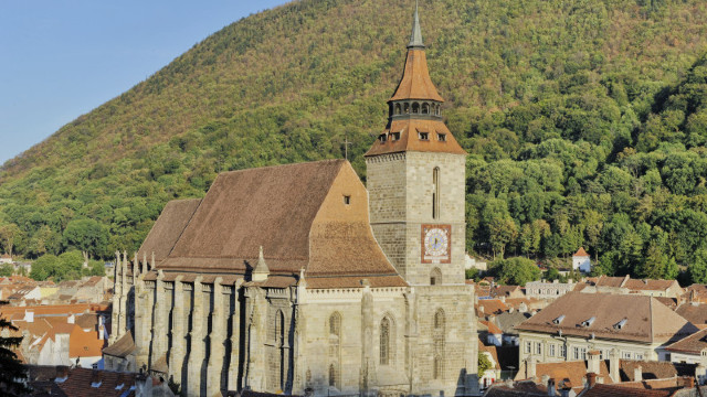 DOCUMENTAR: Biserica Neagră din Brașov, cel mai mare lăcaș de cult în stil gotic din sud-estul Europei
