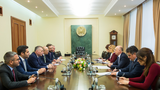 Pavel Filip, la întrevederea cu reprezentanții BERD și ai Băncii Transilvania: „În sistemul bancar s-a făcut ordine”