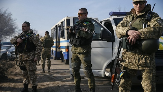 Kievul se pregătește pentru cel mai rău scenariu în Donbas
